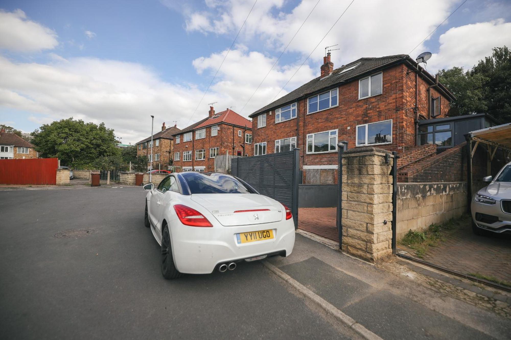 Franky's Place, In Roundhay, - Free Parking, Breakfast & Wifi * Leeds (West Yorkshire)