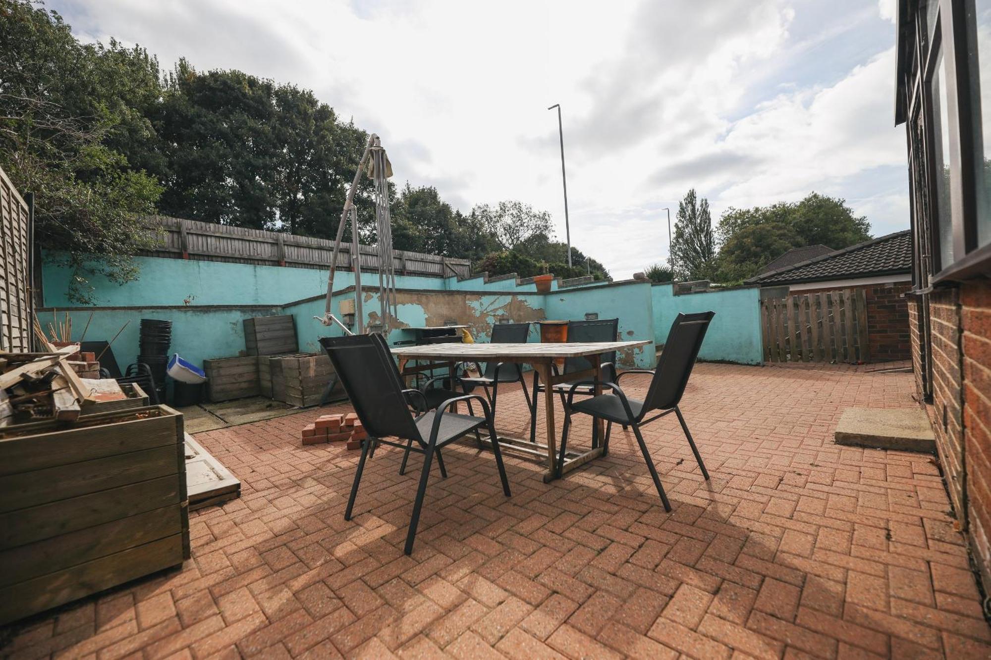 Franky's Place, In Roundhay, - Free Parking, Breakfast & Wifi Bed & Breakfast *