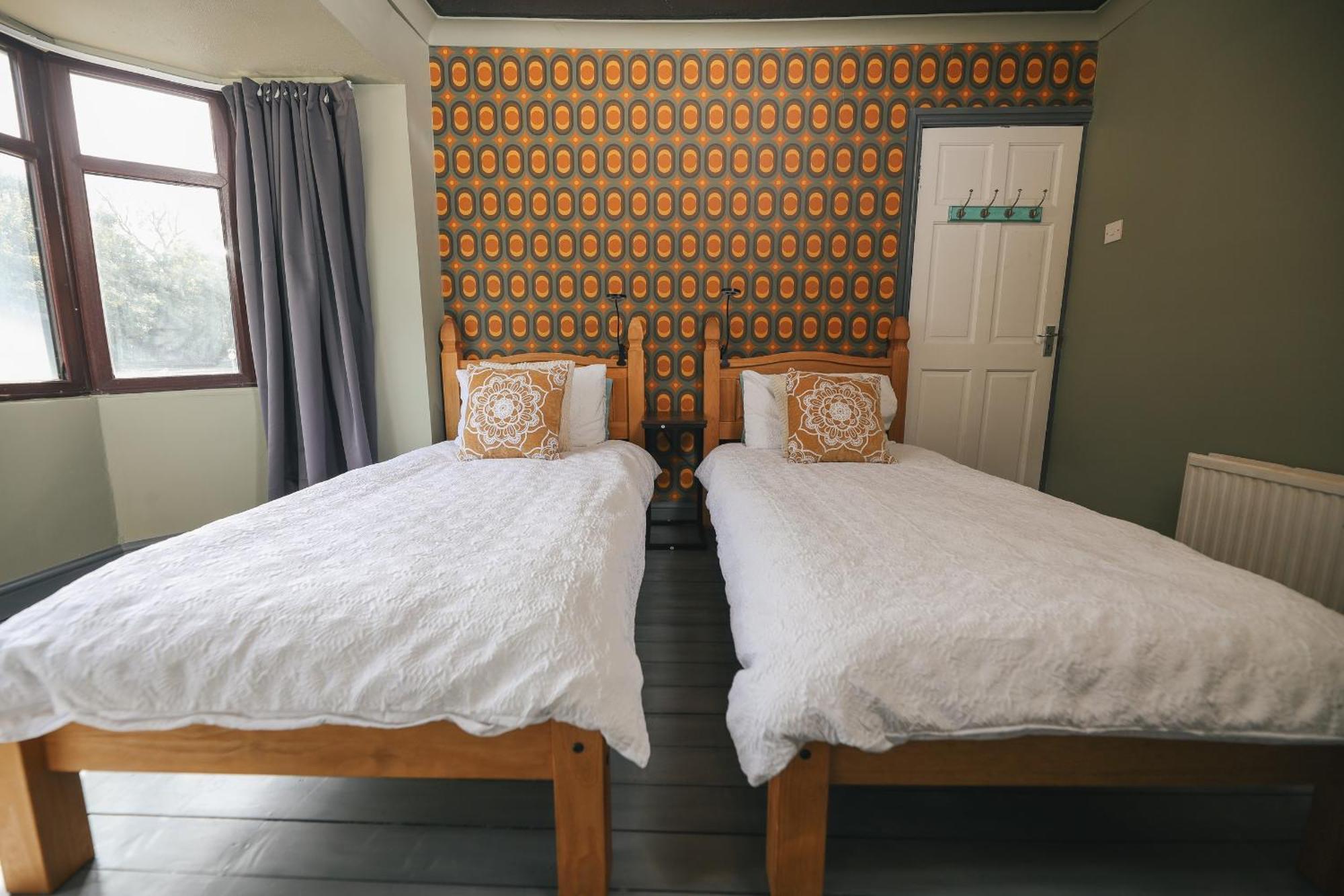 Franky's Place, In Roundhay, - Free Parking, Breakfast & Wifi Bed & Breakfast Leeds (West Yorkshire)