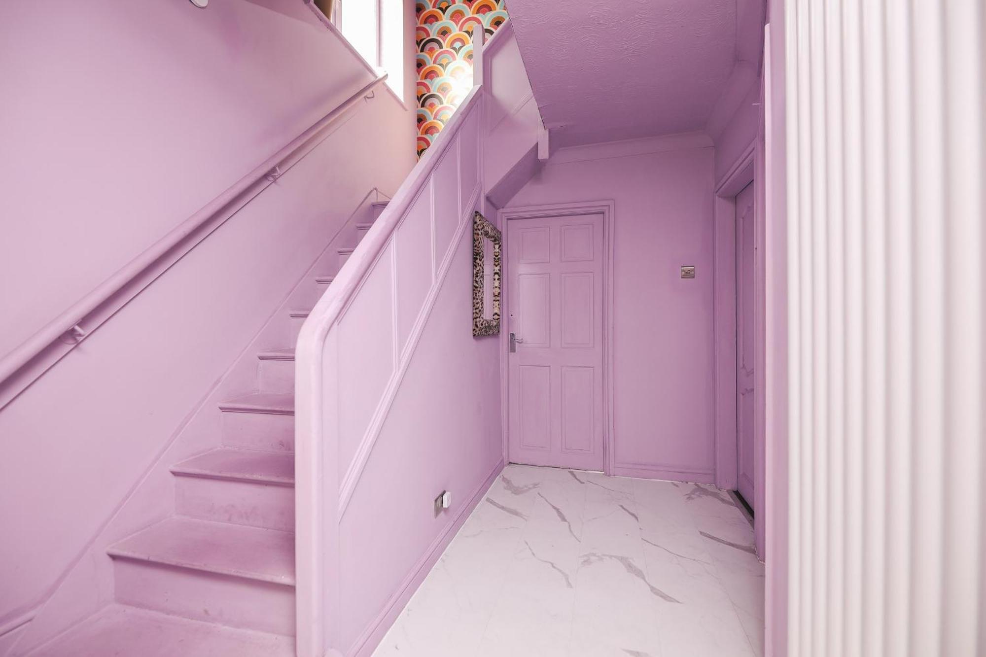 Bed & Breakfast Franky's Place, In Roundhay, - Free Parking, Breakfast & Wifi *